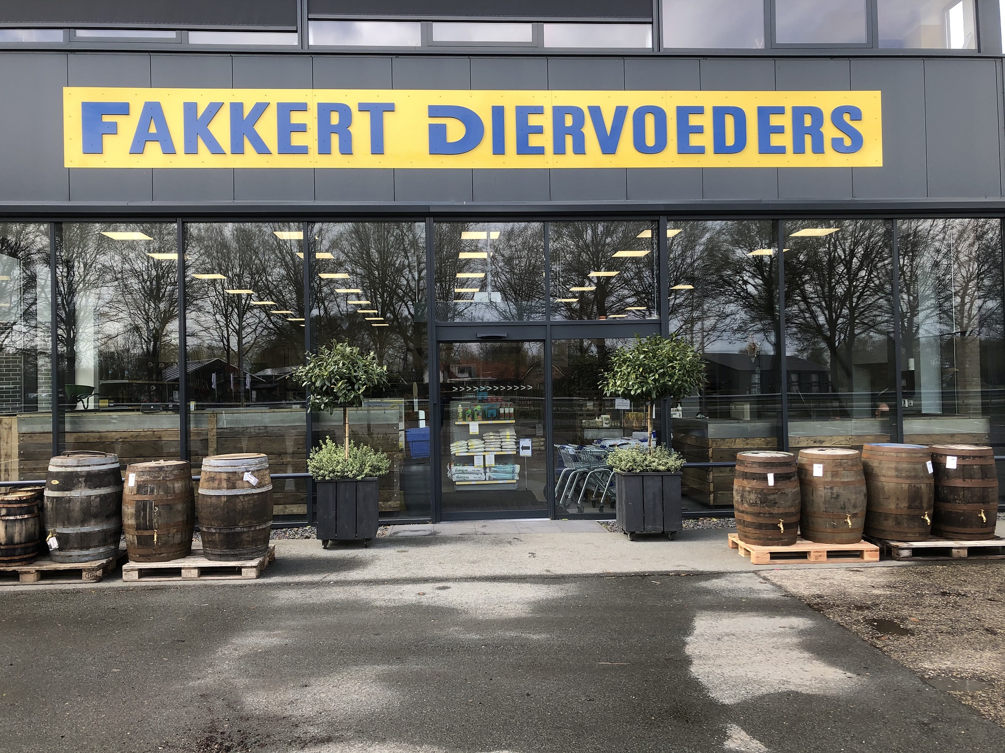 Fakkert Winkel voorzijde Heino