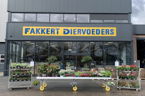 Foto winkel fakkert diervoeders.2